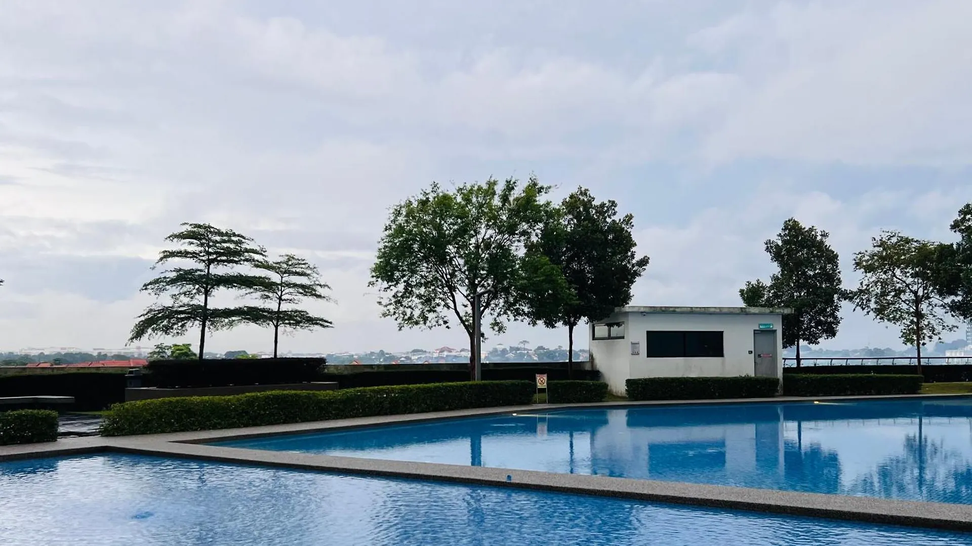 Molek Haus Living 3Br W Bathtub Ponderosa Golf By Our Stay Johor Bahru 0*,  Malezja