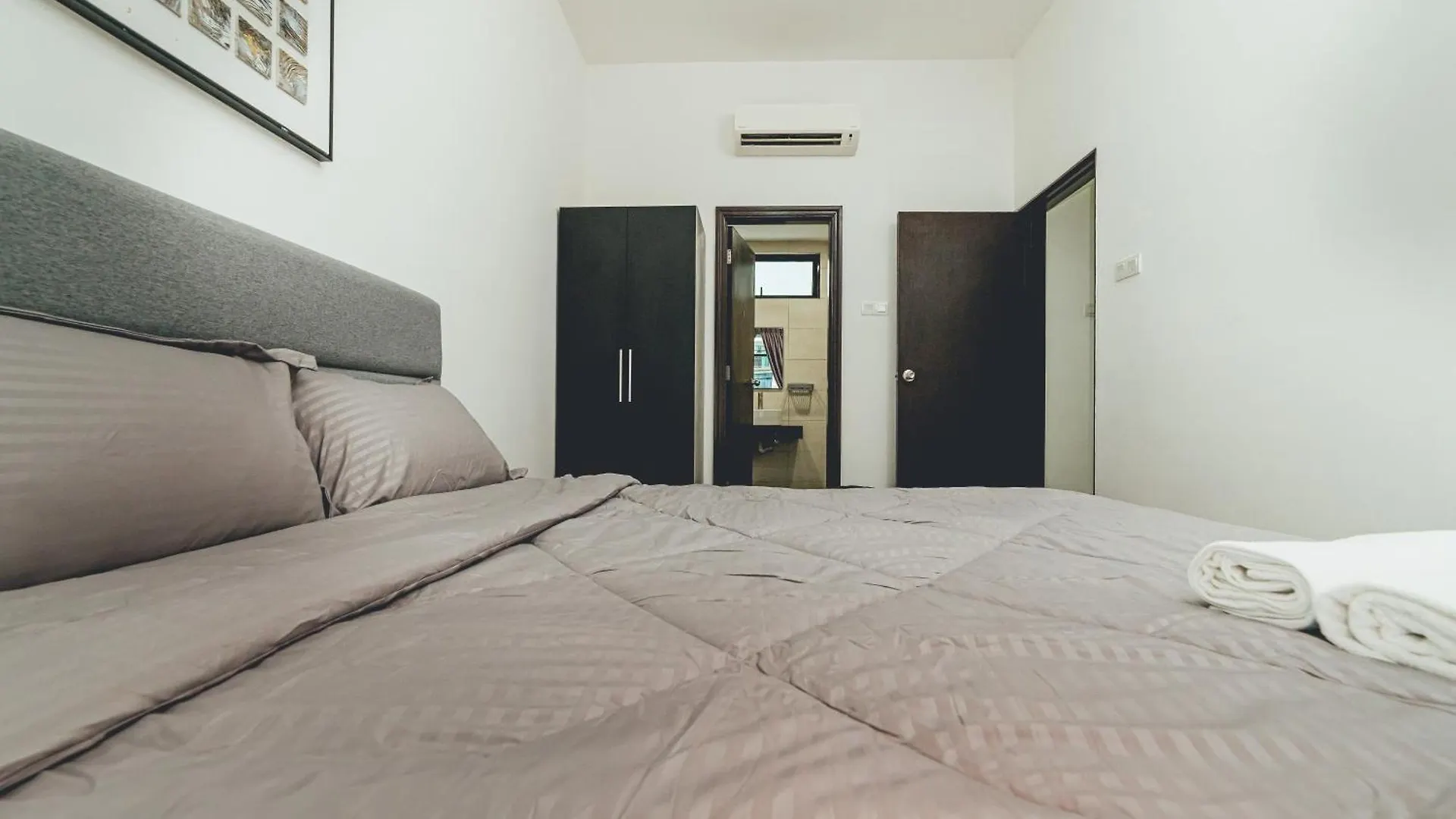 Molek Haus Living 3Br W Bathtub Ponderosa Golf By Our Stay Johor Bahru Malezja
